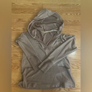My Stree Women’s brown long sleeve hoodie size small